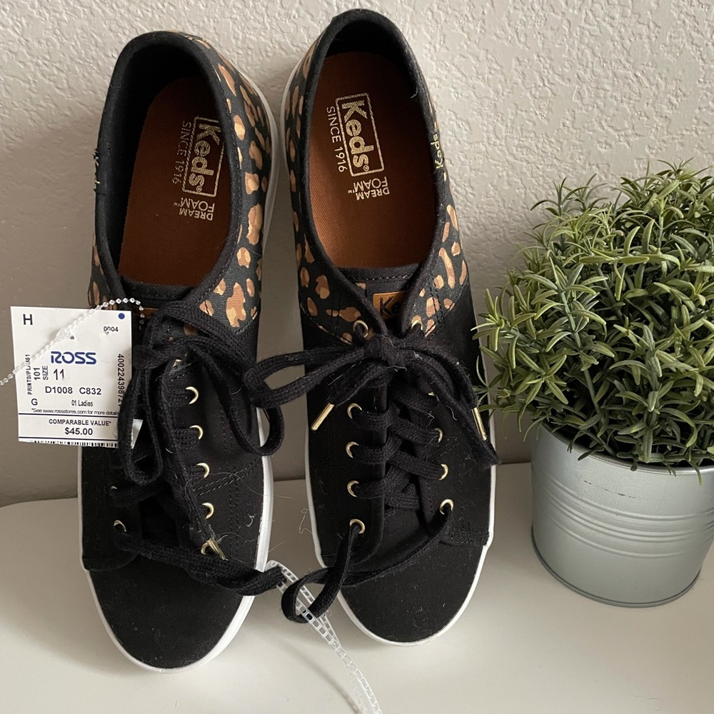 NEW Keds Shoes (W 11)